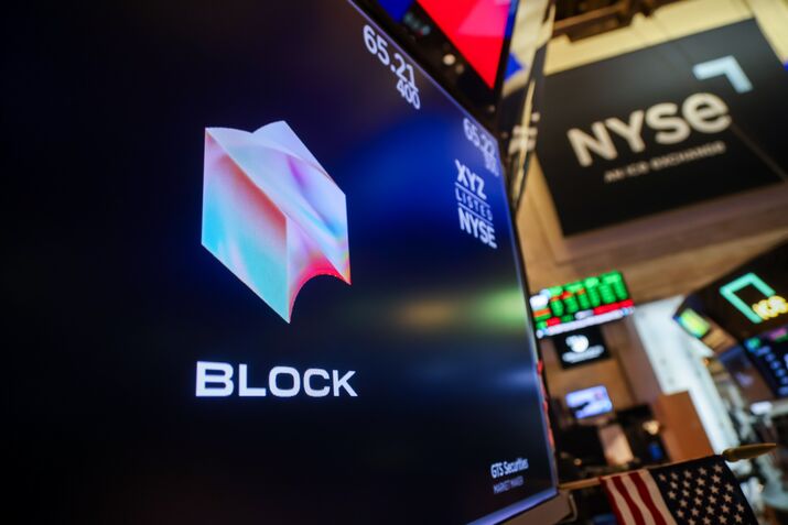 Stocks Rise Amid Economic Surprise as Oil Whipsaws