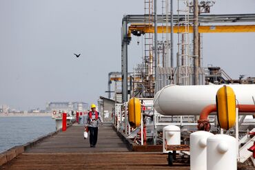 IRAN-ECONOMY-OIL-KHARK