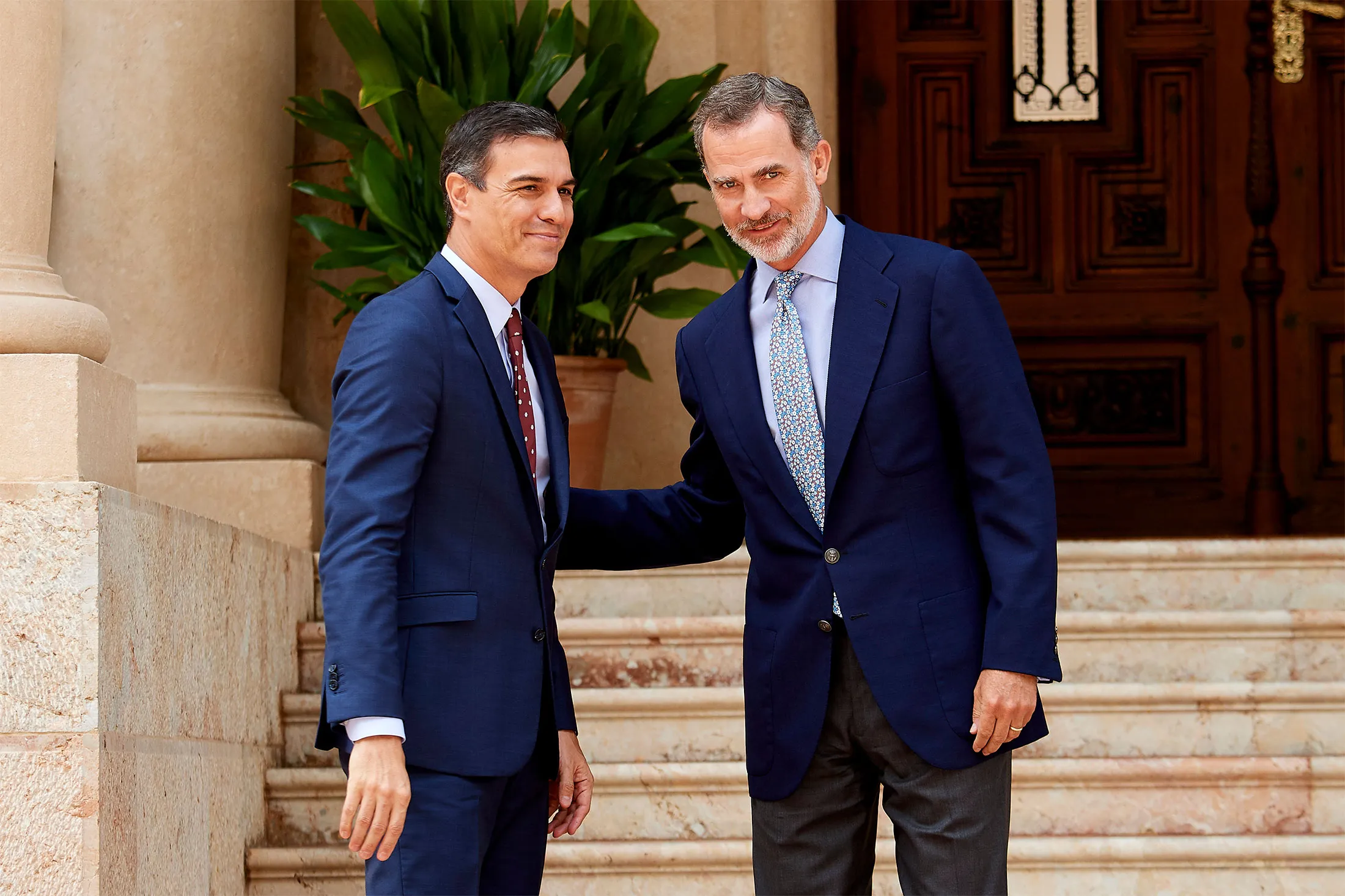 Spain's King Felipe Asks Sanchez to Attempt to Form Government - Bloomberg