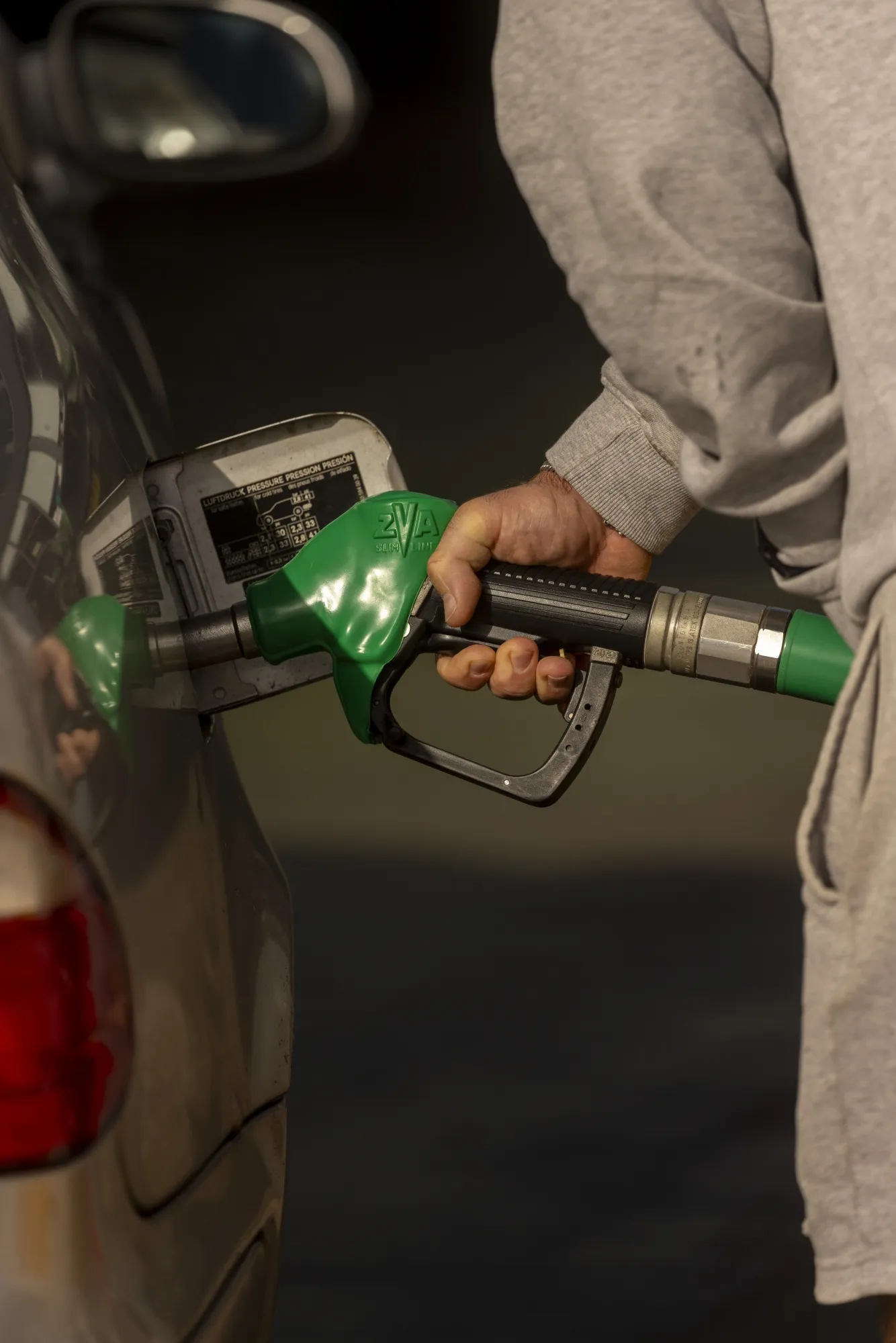 Shell Plc Petrol Stations Ahead Of Earnings