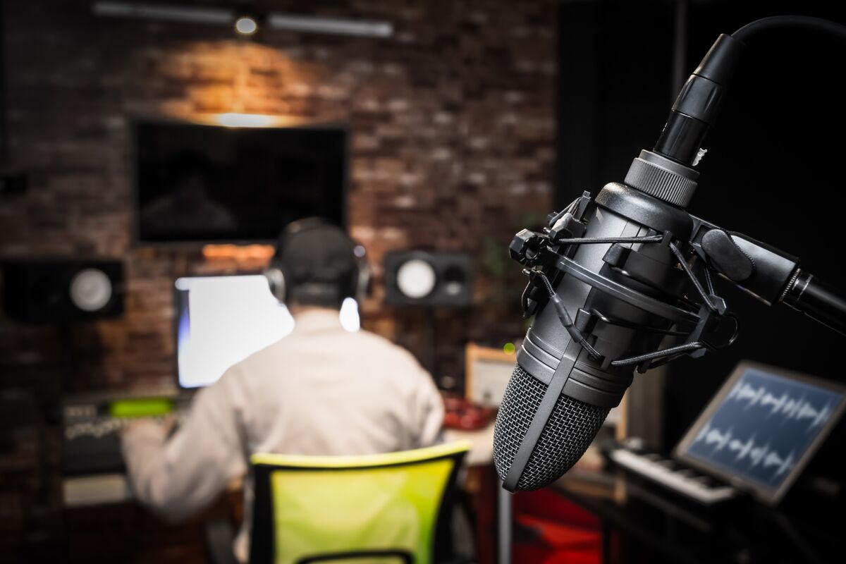 Sources: UMG, Warner Music, and Sony Music are in talks to license their work to AI music services Udio and Suno and settle copyright infringement lawsuits (Lucas Shaw/Bloomberg)