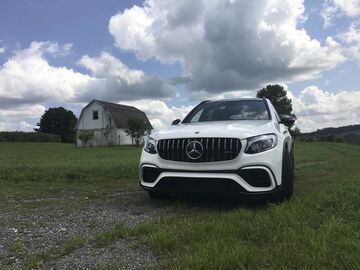 Mercedes Benz Amg Glc 63 Suv Review Bloomberg