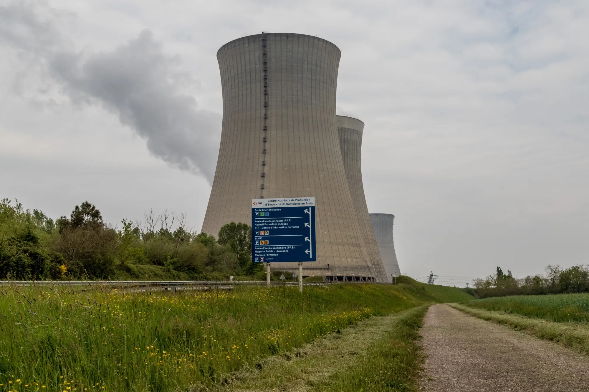 Cooling towers at the EDF&nbsp;nuclear power plant, in&nbsp;Dampierre-en-Burly, France.
