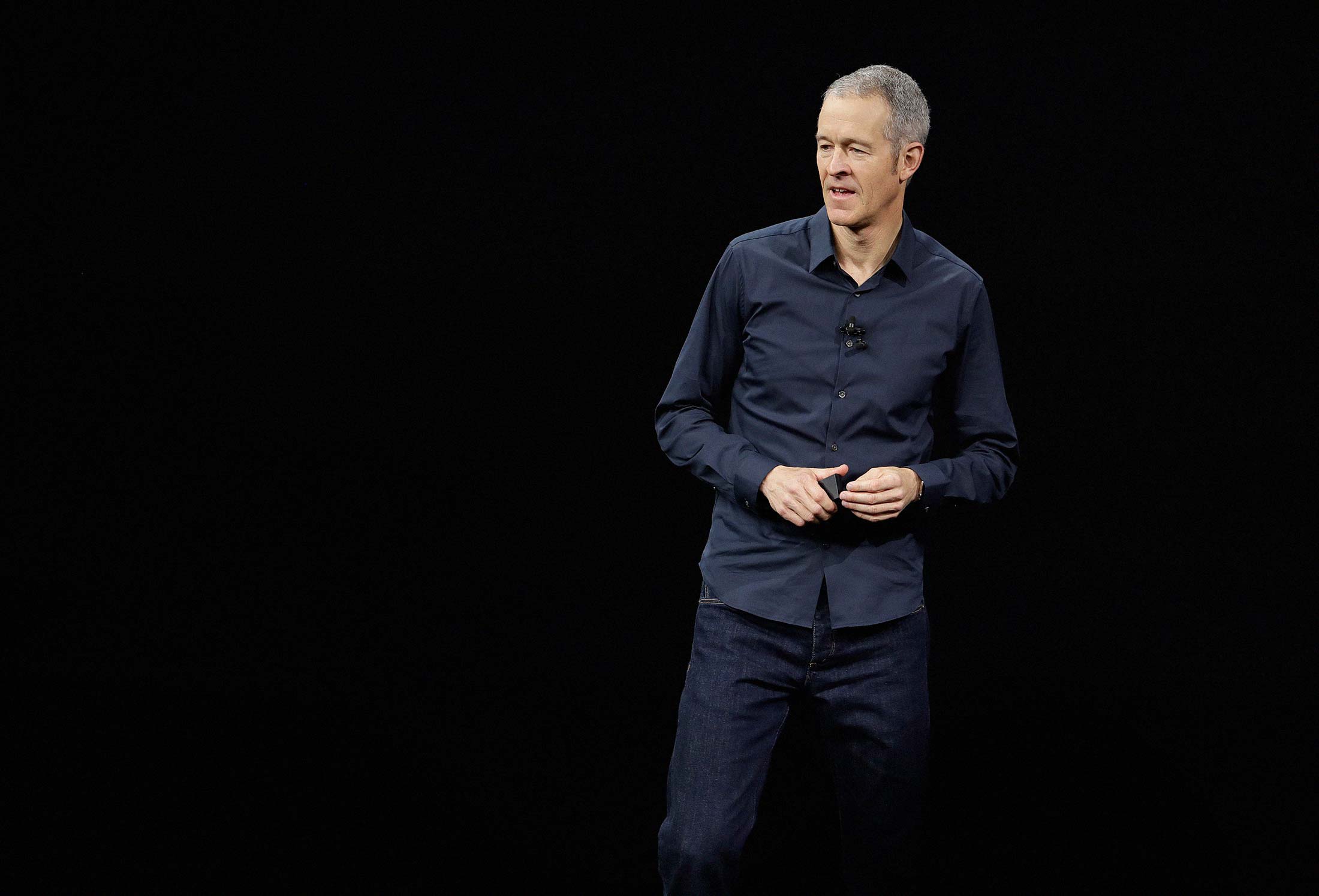 Jeff Williams, Apple’s chief operating officer, showing off new Apple Watch products at the company’s headquarters in 2017.