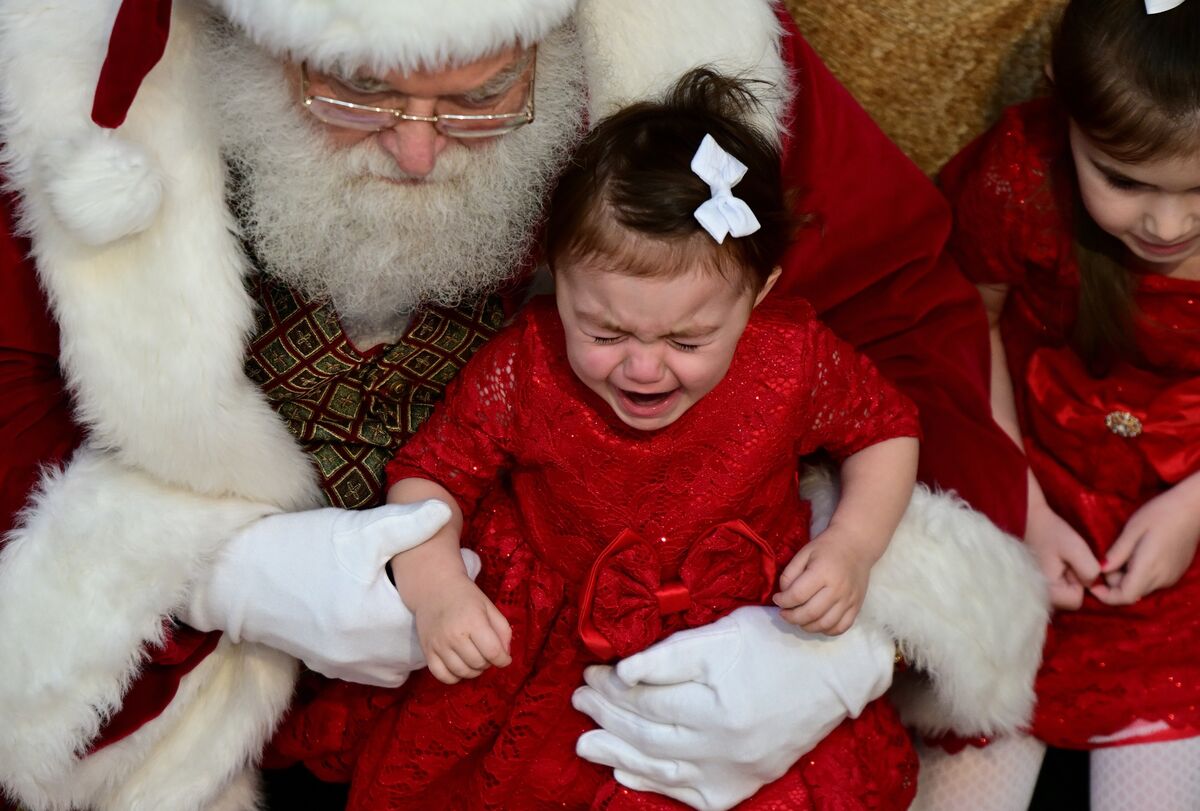 3-year-old's reaction to gift from Santa goes viral - CBS News