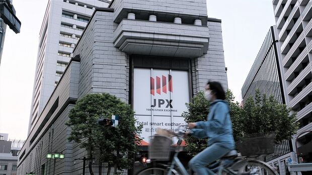 Prime Time: Tokyo Stock Exchange's New Look Goes Into Effect - Bloomberg