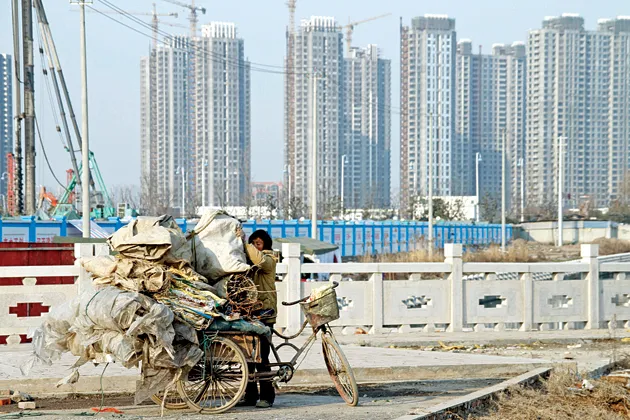 New apartment towers in Nanjing: Sales are rebounding