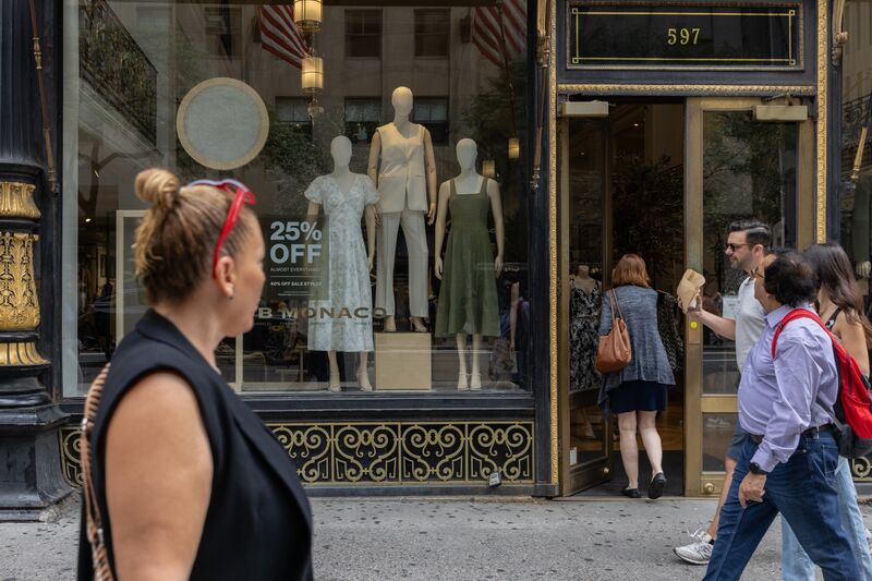 Shoppers on 5th Avenue in New York.