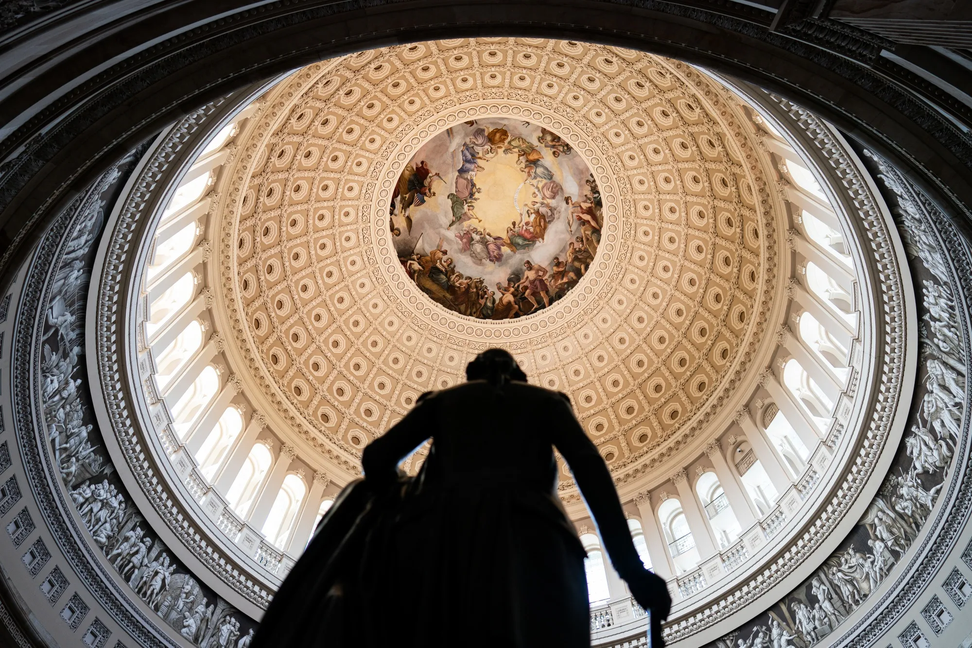 Crucial Stablecoin Bill Vote Teed Up in the Senate for This Week - Bloomberg