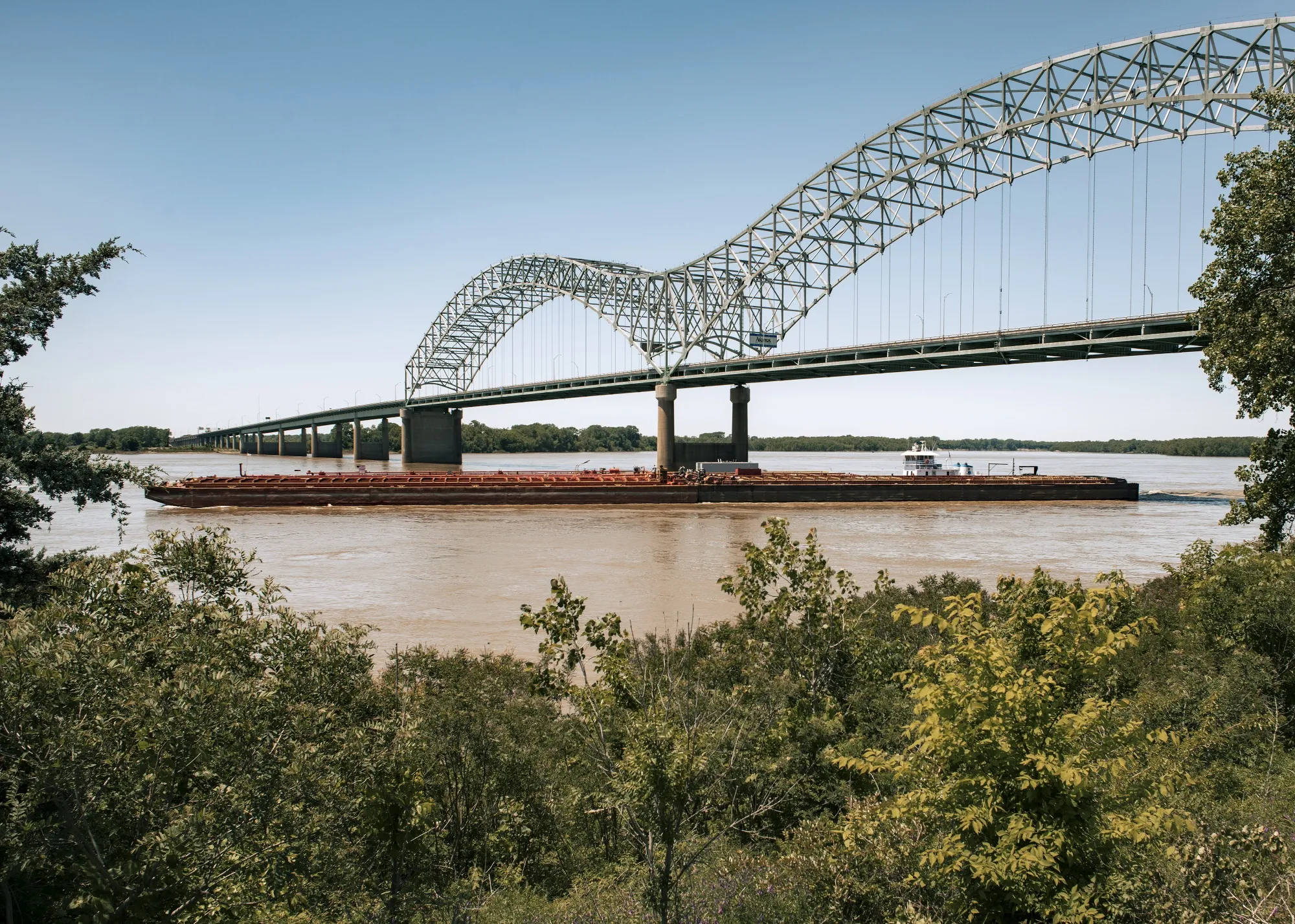 A barge travels along the Mississippi River&nbsp;in Memphis, Tennessee,&nbsp;in 2021.