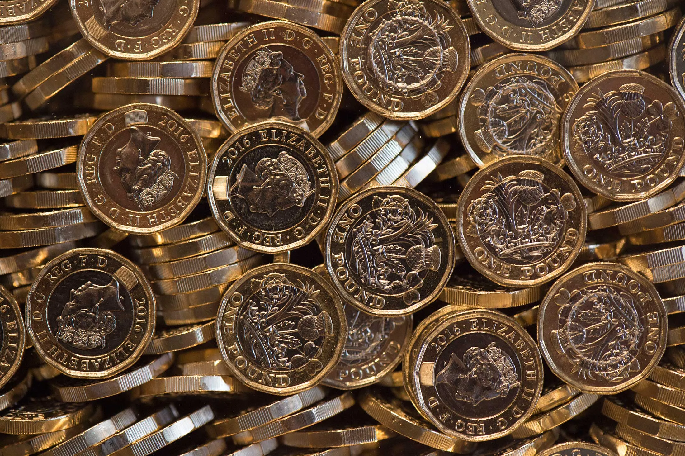 1465925662_pound-coinGettyImages-531835878
