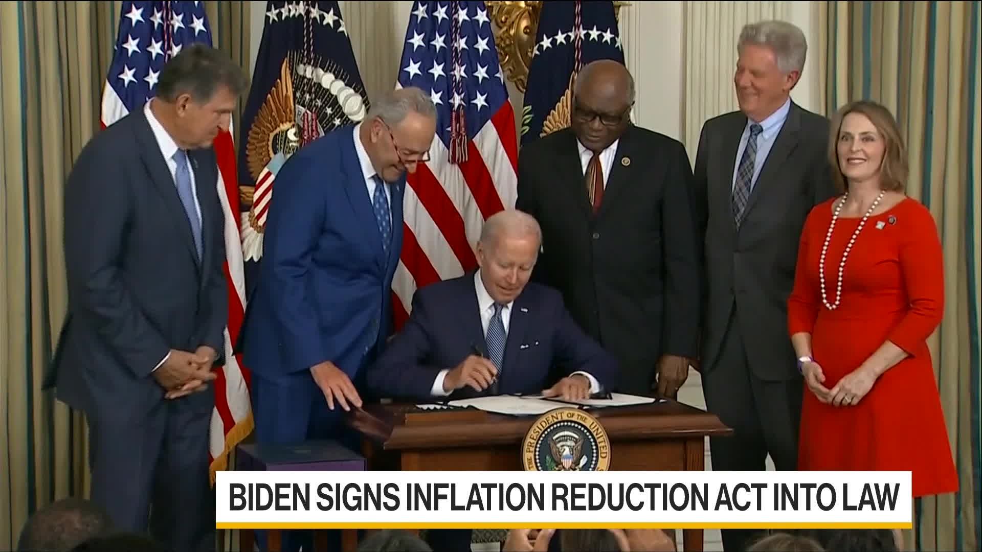 Watch President Biden Signs Inflation Reduction Act Into Law Bloomberg