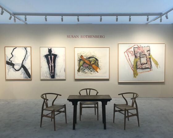 Female Artists Show Strength at New York's Park Avenue Fair