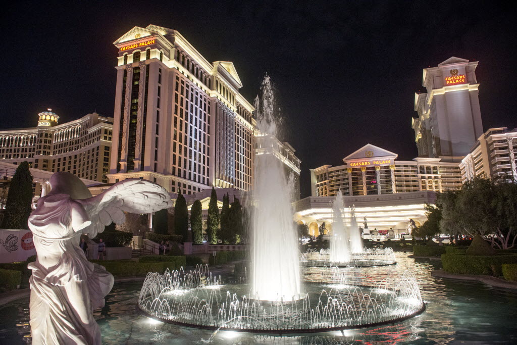 Caesars Seeks Over $1 Billion for Famed Las Vegas Flamingo Hotel - Bloomberg