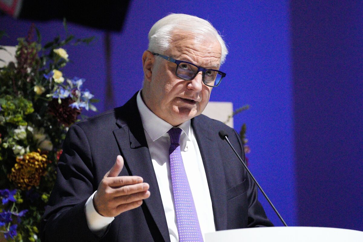 ECB’s Rehn Tells Milano Finanza Inflation Is More Likely to Ease