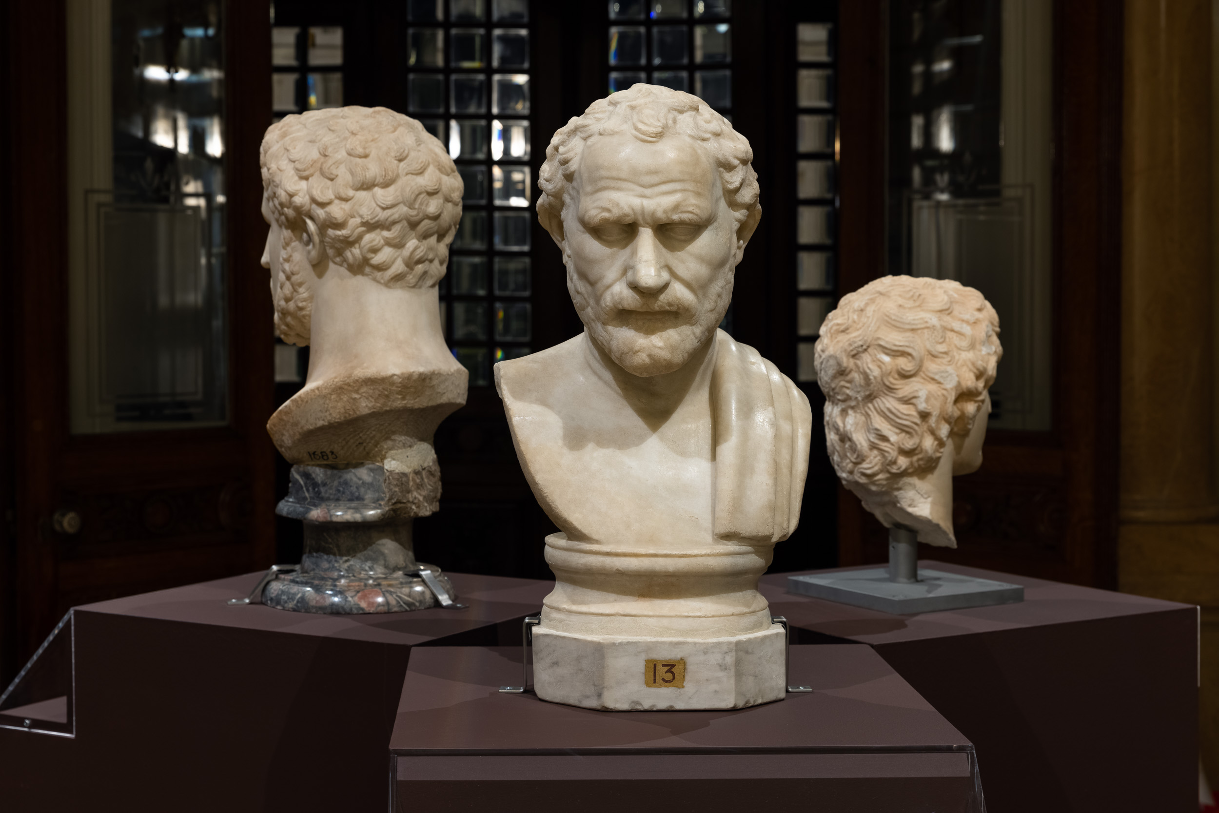 Installation shot, Exhibition "Chaeronea, August 2, 338 BC: A day that changed the world" Photographer: Paris Tavitian/Museum of Cycladic Art