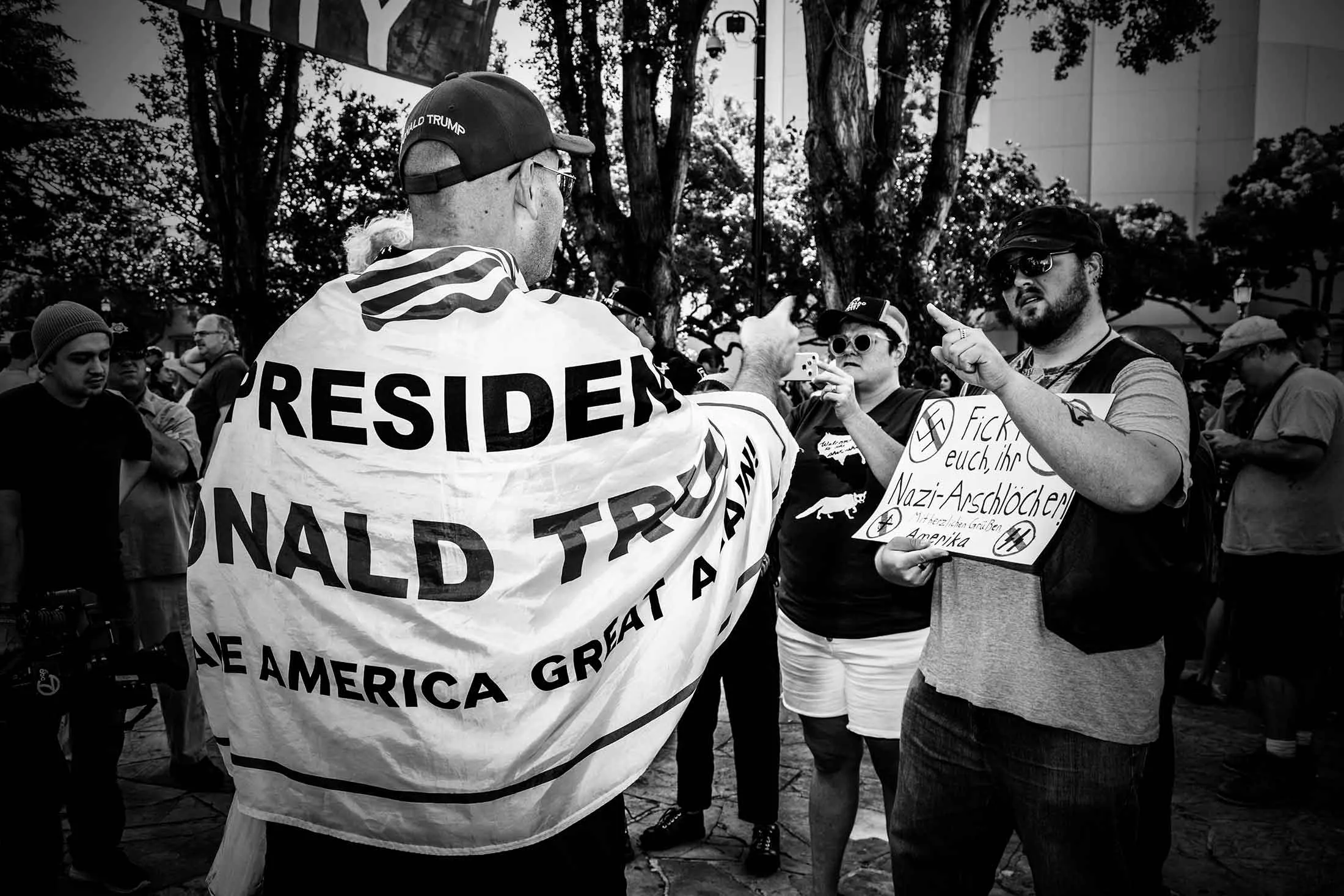 A planned “No to Marxism” rally was attended by Trump/white nationalist/alt-right supporters, who showed up to confront Berkeley Is United Against Hate supporters, black bloc demonstrators, and antifa, in Berkeley, Calif., on Aug. 27, 2017.