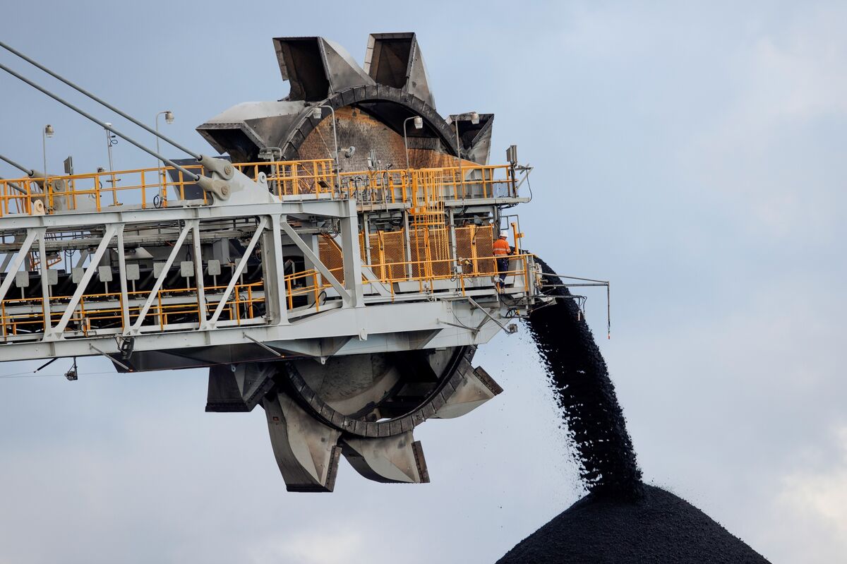 Anglo American Cuts Australian Coal-Mine Jobs on Price Slump
