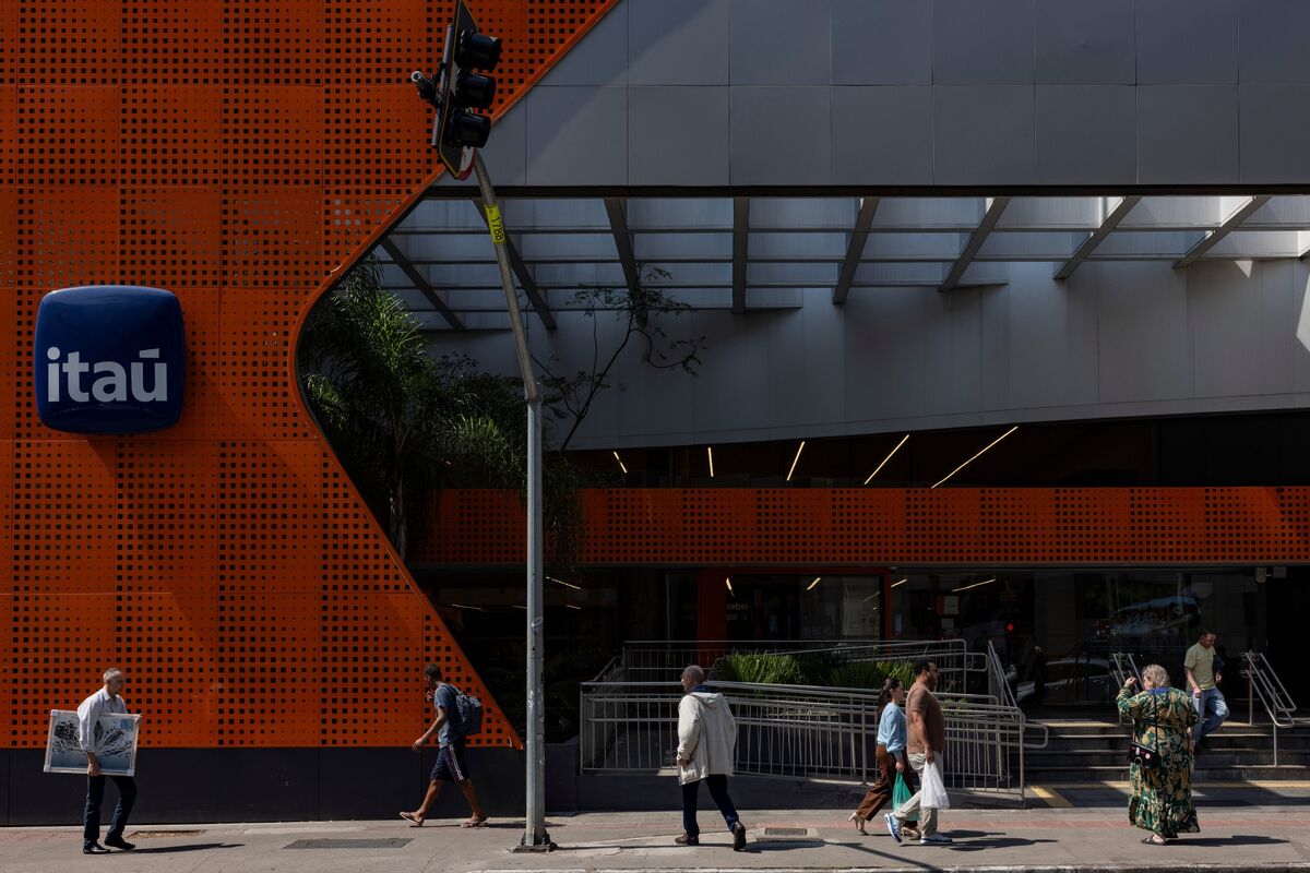 Banks Union Says It Plans Action to Reintegrate Fired Itau Staff