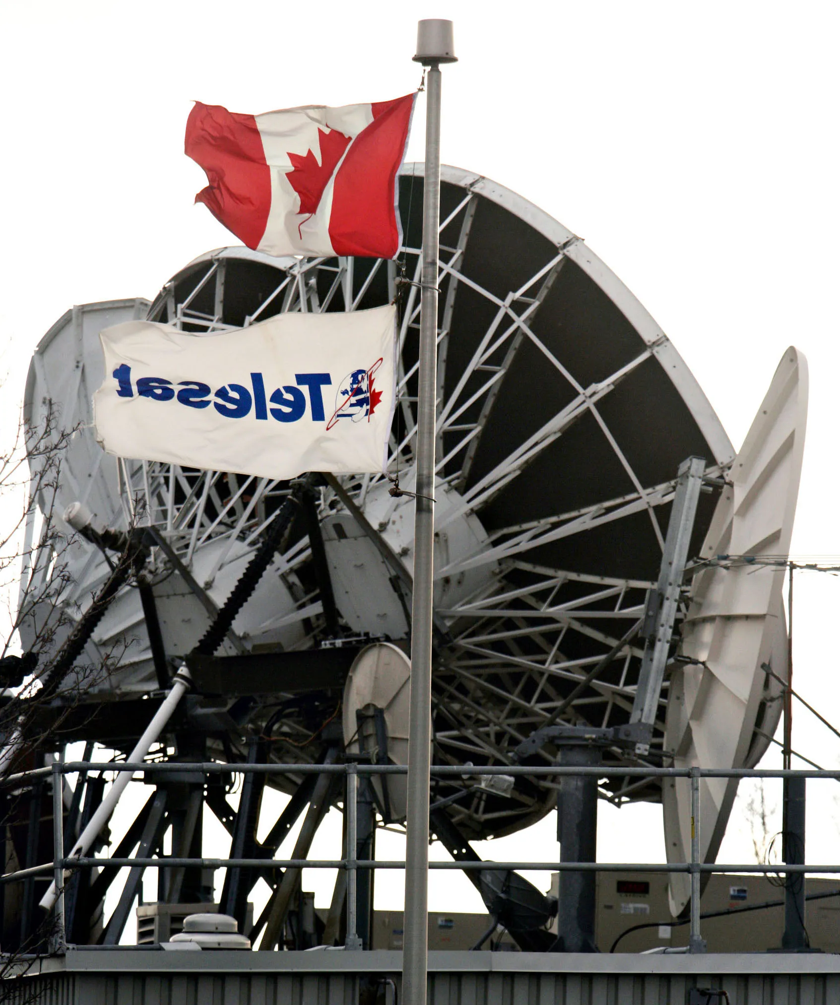 LORAL BUYS TELESAT