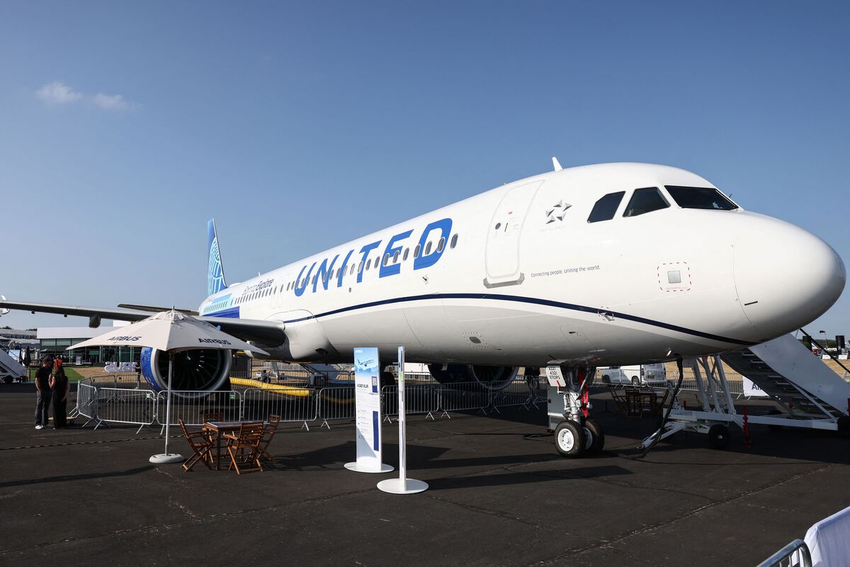 bloomberg.com - Siddharth Philip - United Expands Long-Haul Network With Fleet of Airbus XLR Jets