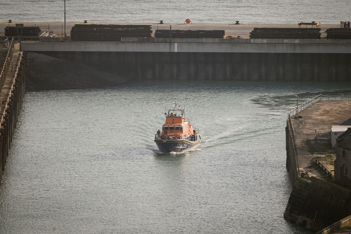 Migrants Crossing: Four Dead After Boat Capsizes In English Channel ...