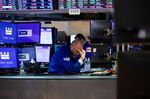 Traders on the floor of the New York Stock Exchange (NYSE) in New York, U.S., on Friday, April 29, 2022. Technology stocks extended losses Friday as shares of what were once market darlings at the height of the pandemic headed for their worst monthly drop since the great financial crisis.