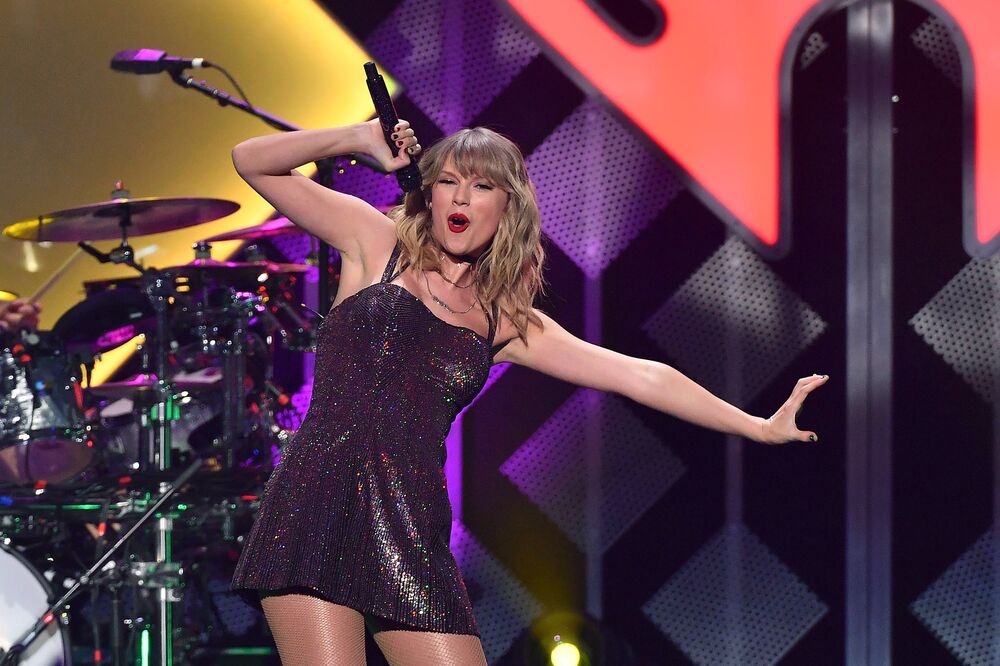 Taylor Swift Set To Headline Glastonburys 50th Anniversary