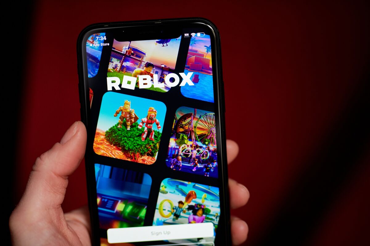 Roblox Attempts Realism as Players Stick With Blocky Absurdity - Bloomberg