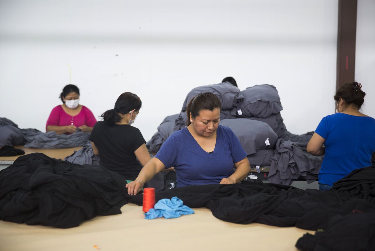 
                            US Payrolls Rise 64,000 After October Drop, Unemployment Up