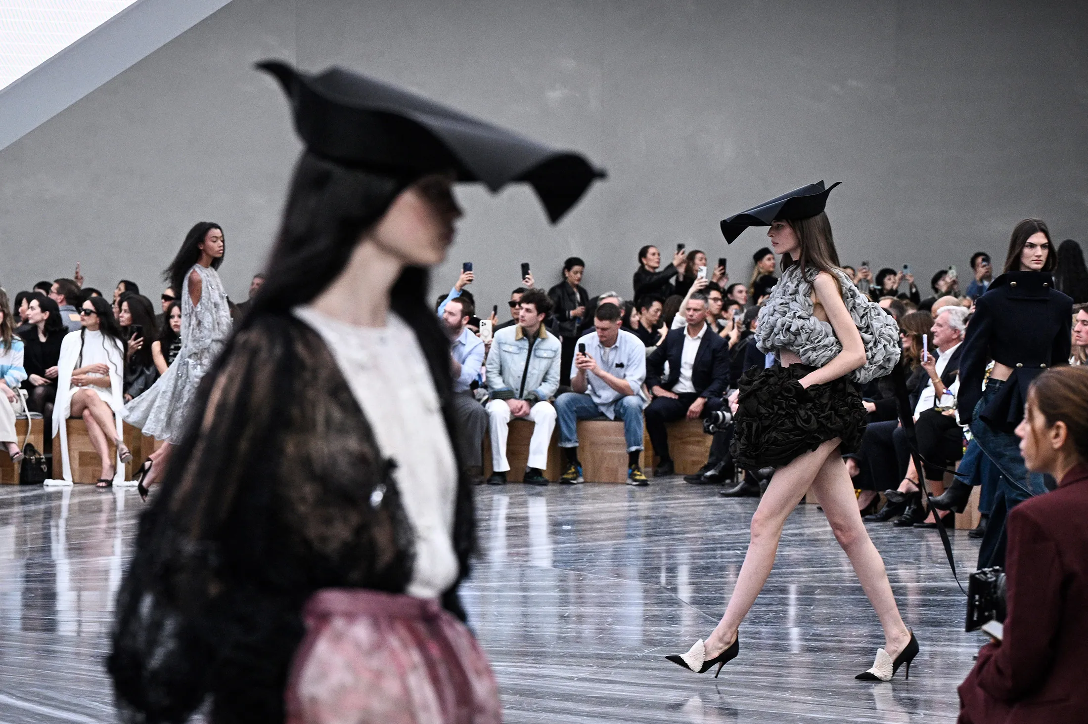 designer luxury dress runway Fashion Tu Party Dresses Model Fashion Designer Saab Wedding Dress Runway Elie Saab Dresses