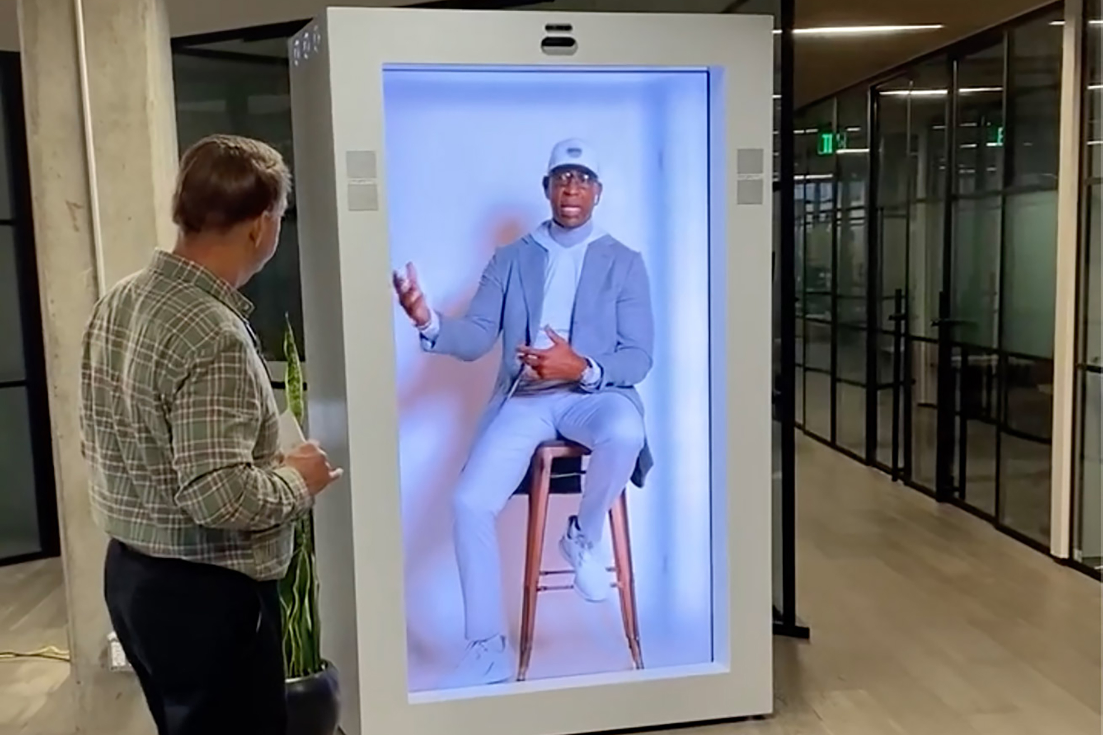 3D Holographic Projection - The Future of Advertising?