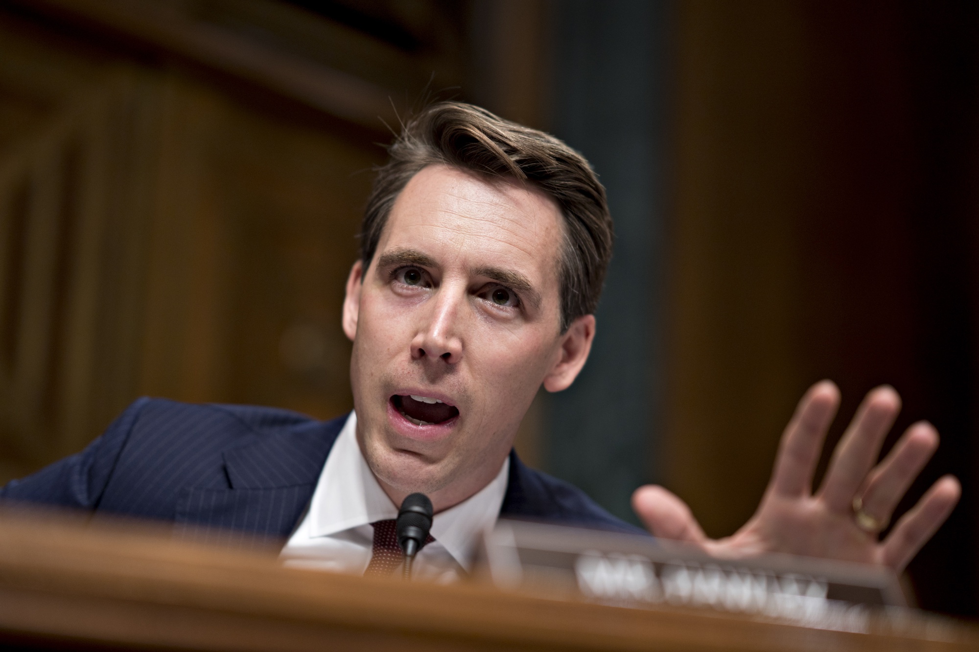 Republican Josh Hawley Faults Apple, TikTok Over China Ties Bloomberg