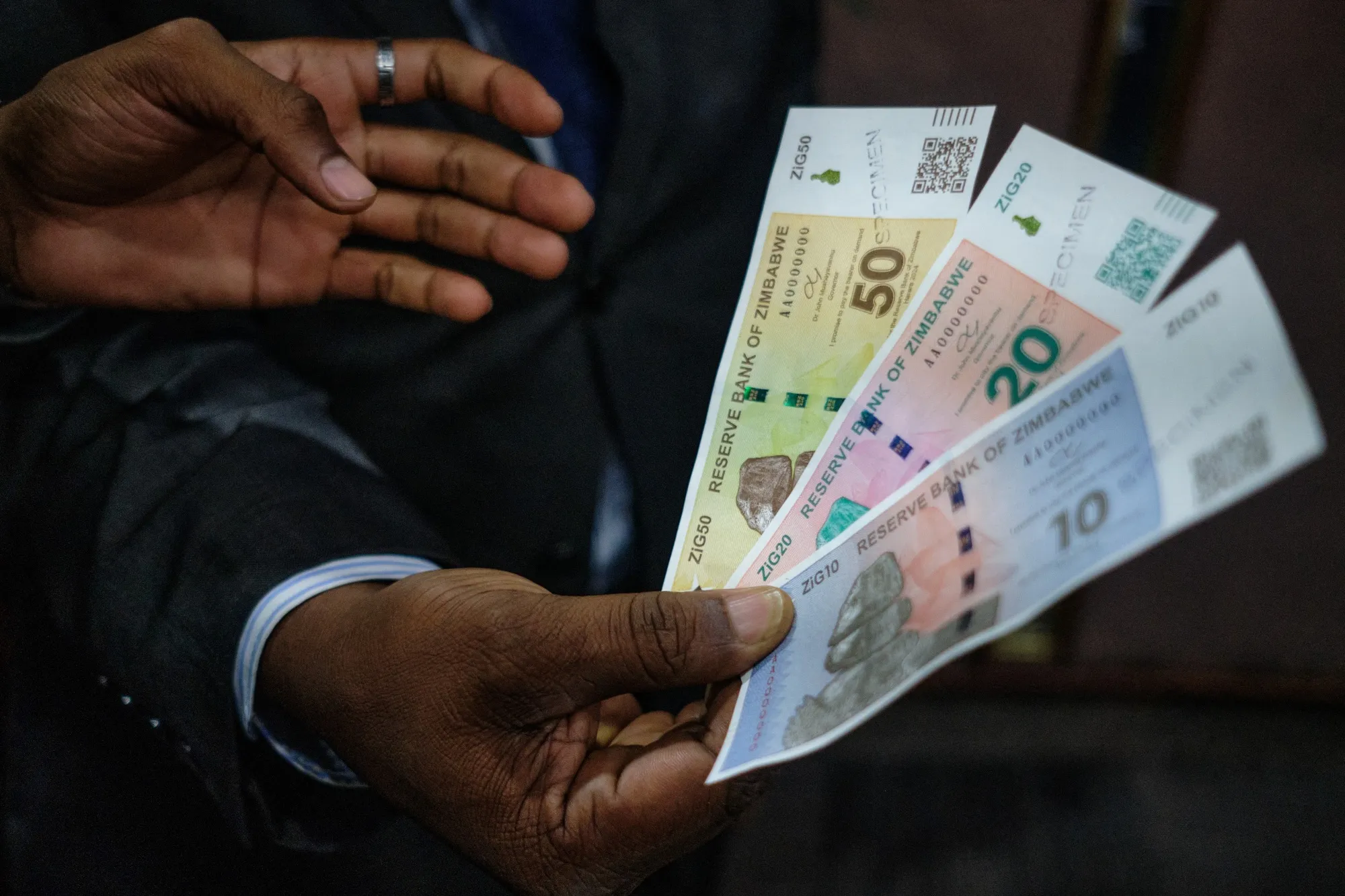 Zimbabwe Plans Rules to Enforce Sole Use of ZiG Exchange Rate - Bloomberg