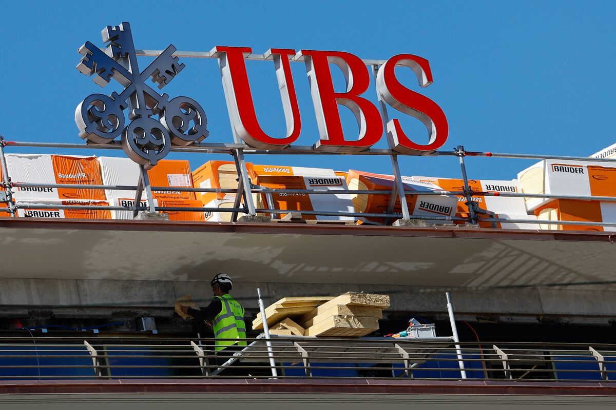 Swiss Lobby Groups Urge Lawmakers to Adopt AT1 Compromise on UBS