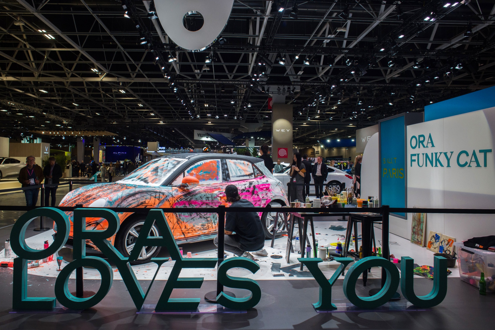 Paris Motor Show: BYD's Arrival Puts Europe's Car Industry on Edge -  Bloomberg