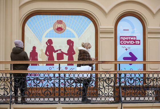 As Others Rush to Vaccinate, Moscow Lures Takers With Ice Cream