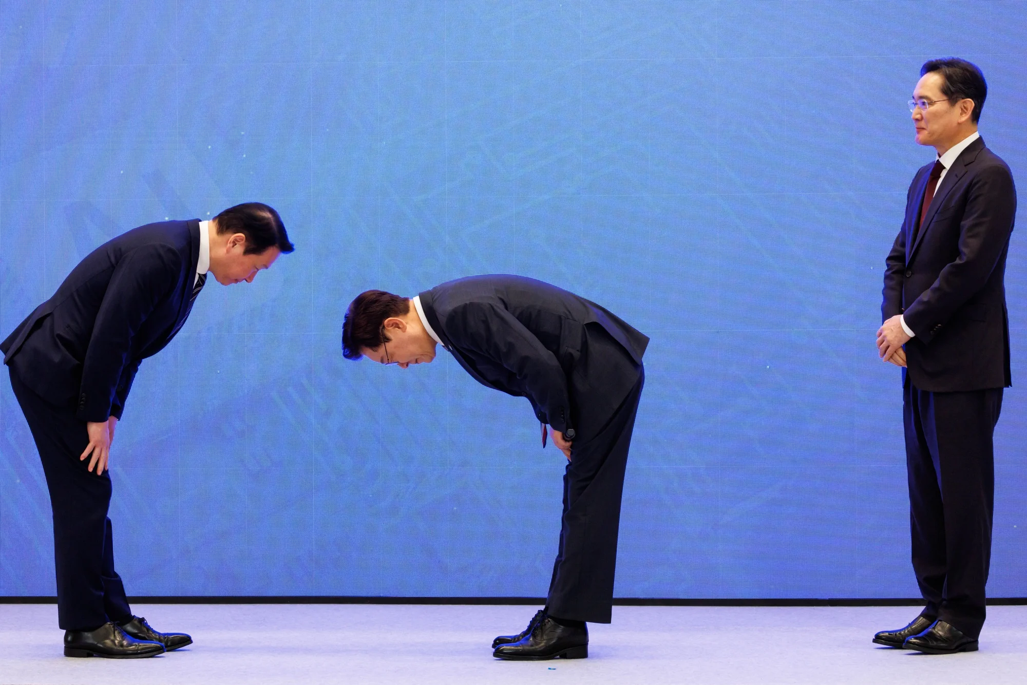 Samsung, SK Hynix to Spend $880 Billion to Maintain Korea's AI