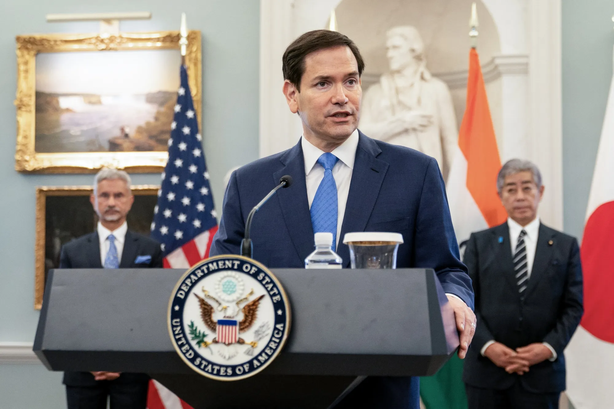 Marco Rubio Impersonator Uses AI, Signal to Contact Foreign Officials - Bloomberg