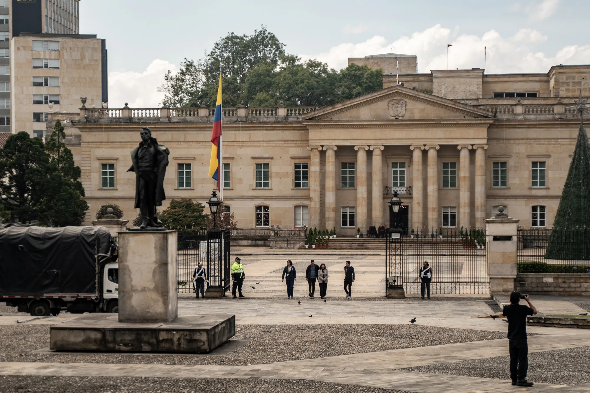 Colombia Uses Emergency Powers to Hike Tax on Banks and the Rich - Bloomberg