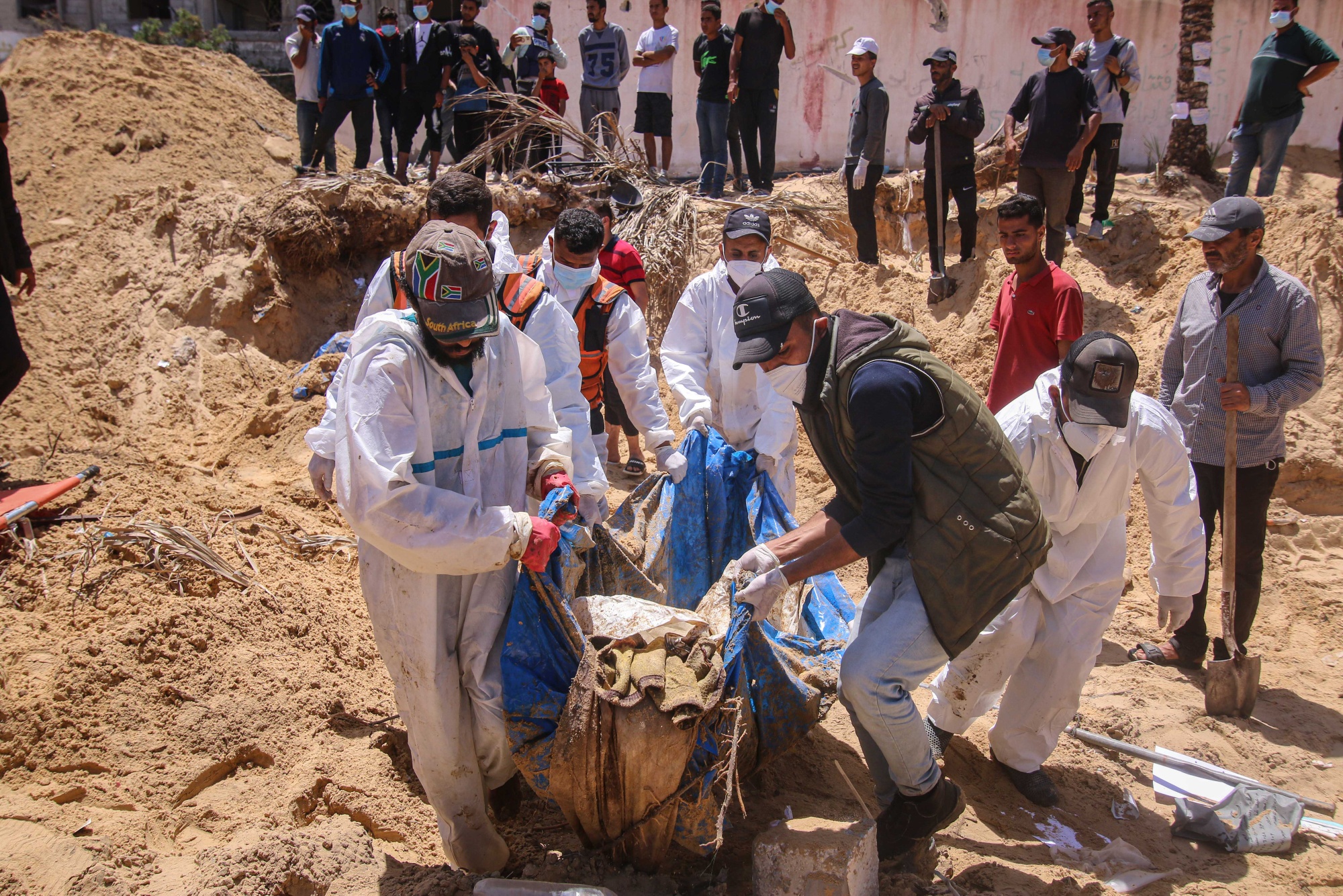 Map: Over 400 Bodies Found in Gaza Mass Graves Add to Israel-Hamas Death  Toll