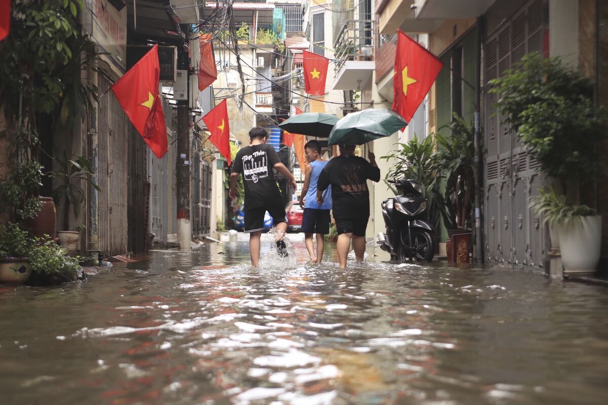 Storm Kajiki Kills Seven in Vietnam, Floods Hanoi and Provinces