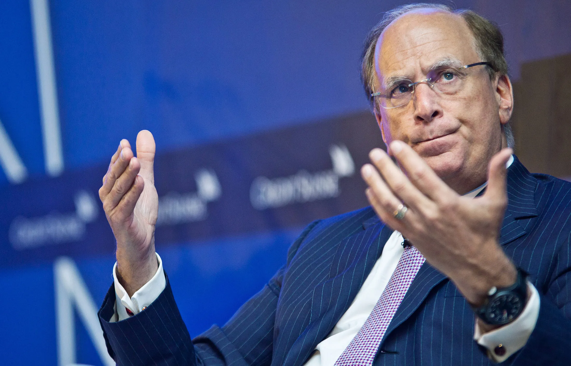 Larry Fink Says Europe Has Brighter Economic Outlook Than U.S. - Bloomberg