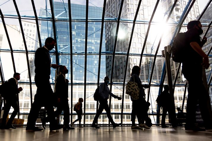 Commuters Return To London, Just Not on Mondays
