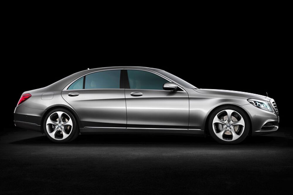 With Autopilot In Slow Traffic Mercedes Steps Toward Driverless