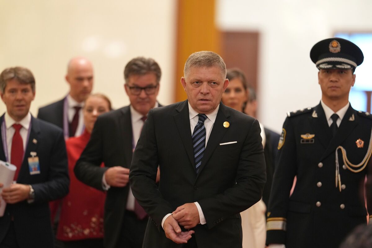 Slovak Leader Lauds Xi’s ‘Impressive’ Parade in Snub to Europe