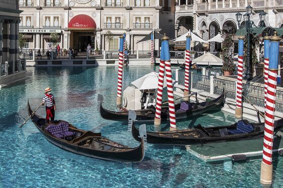 Apollo Bets a New Roaring ’20s Will Revive Vegas After Vaccines