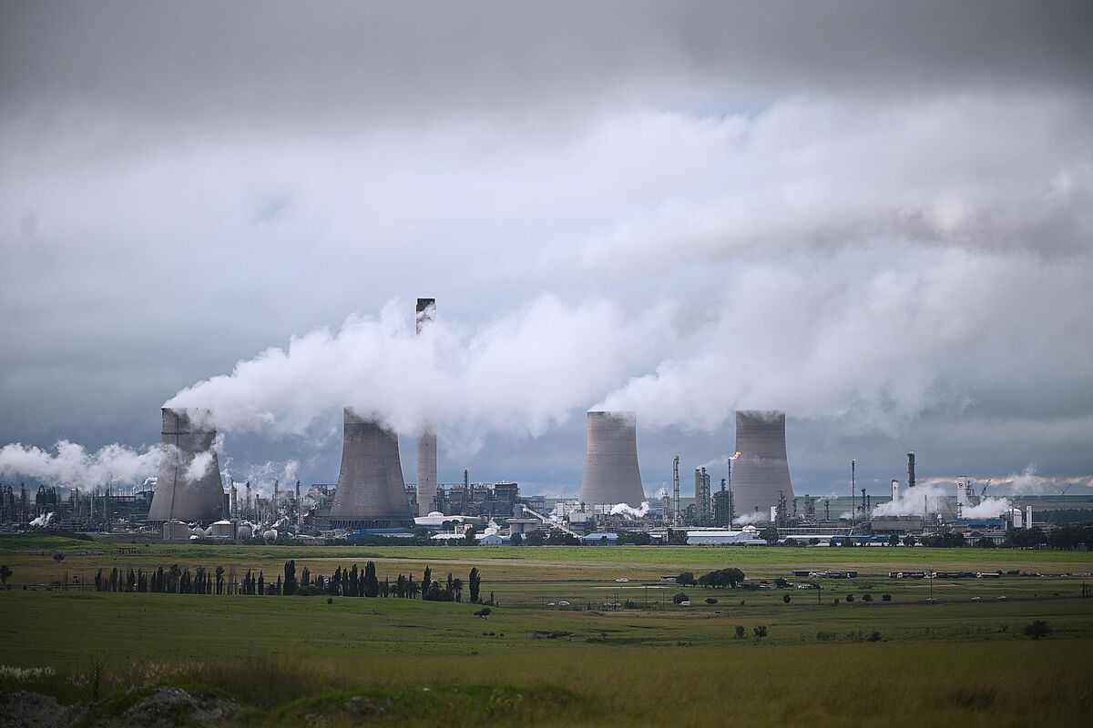 Sasol Plant Tied to 1,000 Pollution Deaths a Year, Study Shows
