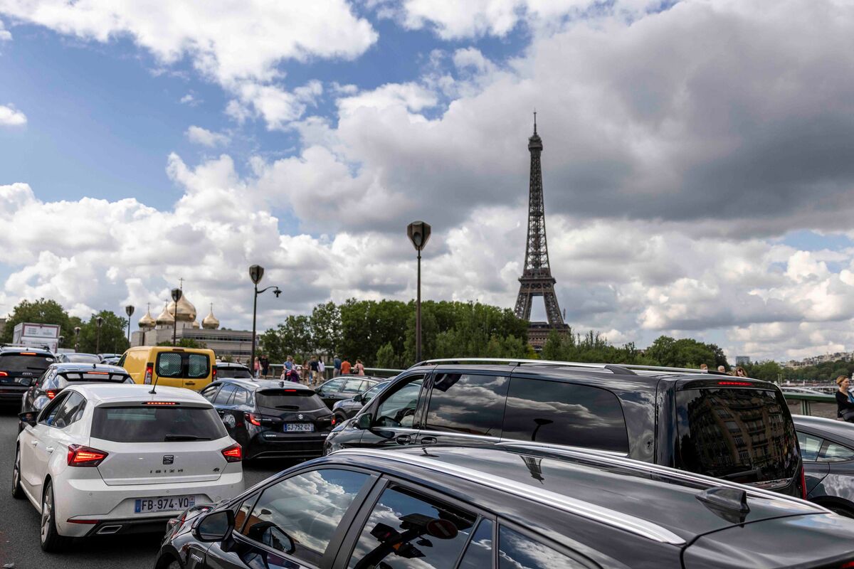 France’s Emissions Fell at Slower Pace in 2024 on Transport Lag