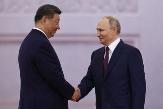 TOPSHOT-RUSSIA-CHINA-DIPLOMACY